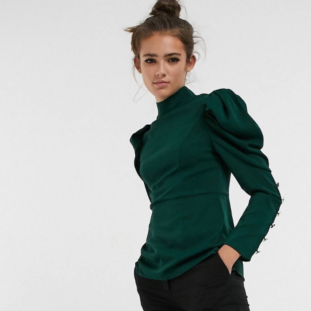 Girl in mind button detail top in green